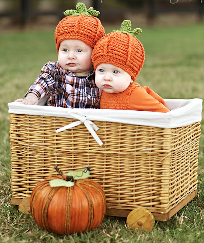 twin-halloween-photo-amy-cullen Twin Halloween photo ideas